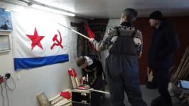 Житель Тюменской области Николай Семенов и его внук Степан помогают бойцам СВО Житель Тюменской области Николай Семенов и его внук Степан помогают бойцам СВО