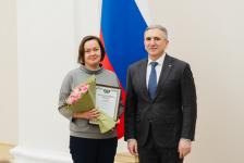 Губернатор Тюменской области отметил благодарностями журналистов "Тюменской линии" Губернатор Тюменской области отметил благодарностями журналистов "Тюменской линии"