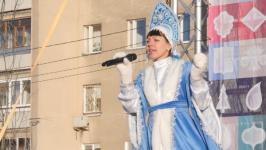 Конкурс и забег среди Снегурочек прошел на площади 400-летия Тюмени