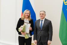 Губернатор Тюменской области отметил благодарностями журналистов "Тюменской линии" Губернатор Тюменской области отметил благодарностями журналистов "Тюменской линии"