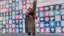 Лариса Гусарова заняла первое место на конкурсе красоты среди Бабок Ежек в Тюмени