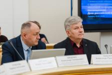 Губернатор Тюменской области отметил благодарностями журналистов "Тюменской линии" Губернатор Тюменской области отметил благодарностями журналистов "Тюменской линии"