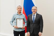 Губернатор Тюменской области отметил благодарностями журналистов "Тюменской линии" Губернатор Тюменской области отметил благодарностями журналистов "Тюменской линии"