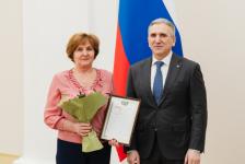 Губернатор Тюменской области отметил благодарностями журналистов "Тюменской линии" Губернатор Тюменской области отметил благодарностями журналистов "Тюменской линии"