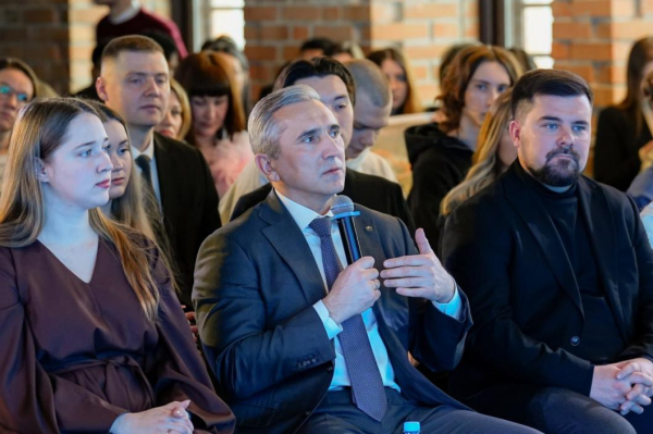 Александр Моор пожелал студентам использовать все преимущества молодости по максимуму