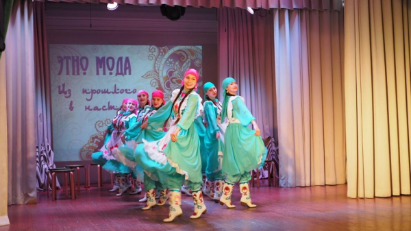 Одежду с элементами костюмов сибирских татар показали в Тюмени