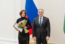 Губернатор Тюменской области отметил благодарностями журналистов "Тюменской линии" Губернатор Тюменской области отметил благодарностями журналистов "Тюменской линии"