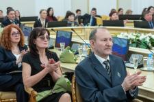 Губернатор Александр Моор вручил госнаграды 55 жителям области
