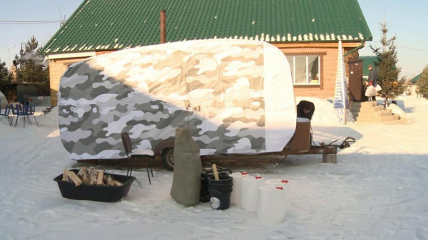 Передвижную баню передали бойцам в зону СВО тюменские моржи