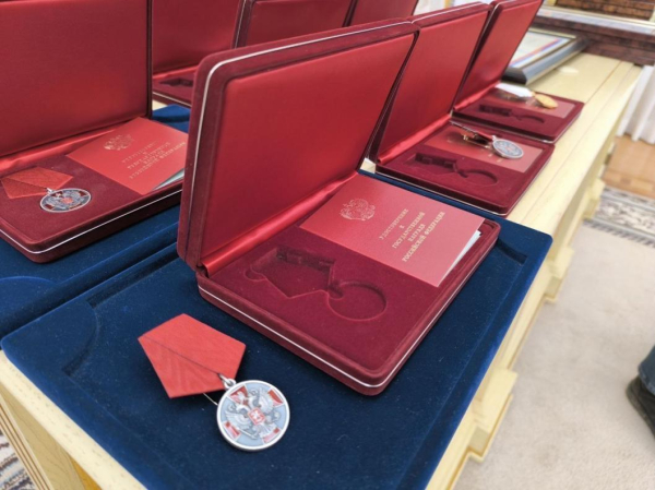 Владимир Путин наградил губернатора Тюменской области  орденом Александра Невского