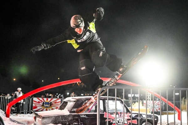 Российские сноубордисты спорят за звание лучших на фестивале "Битва на Туре"