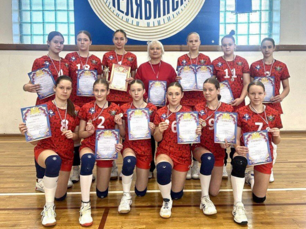 Тюменские волейболистки привезли серебро первенства из Челябинска Тюменские волейболистки привезли серебро первенства из Челябинска