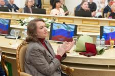 Губернатор Александр Моор вручил госнаграды 55 жителям области