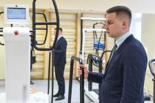 Виктор Квасов посетил тюменский "Центр оздоровления и реабилитации "Красная гвоздика"