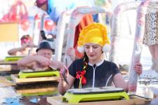 В Тюмени впервые в мире испекли 224 блина в проруби В Тюмени впервые в мире испекли 224 блина в проруби