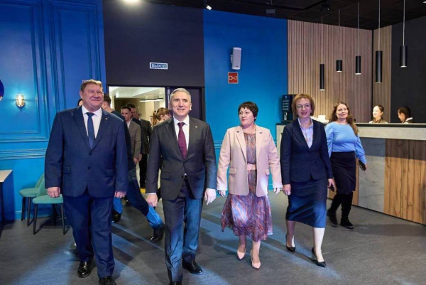 Александр Моор посетил центр культурного развития в Большом Сорокино