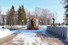 Вечный огонь зажгли в селе Вагай в честь 80-летия Победы 