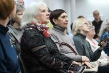 Притчи питерского художника Олега Яхнина представили в Тюмени