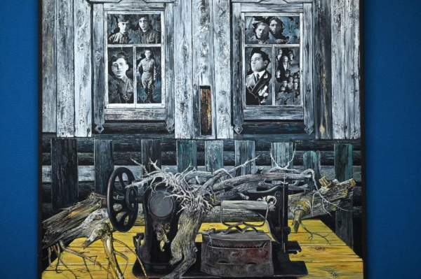 Притчи питерского художника Олега Яхнина представили в Тюмени