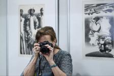 Притчи питерского художника Олега Яхнина представили в Тюмени