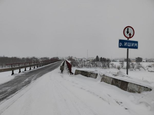 Русло реки Ишим в селе Викулово готовят в возможному паводку Русло реки Ишим в селе Викулово готовят в возможному паводку