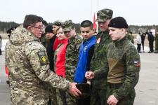 Школьники и студенты Тюменской области проходят военно-спортивную игру на полигоне ТВВИКУ Школьники и студенты Тюменской области проходят военно-спортивную игру на полигоне ТВВИКУ