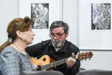 Притчи питерского художника Олега Яхнина представили в Тюмени