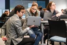 Тюменцы с помощью игрового симулятора учатся управлять межвузовским кампусом