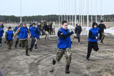 Школьники и студенты Тюменской области проходят военно-спортивную игру на полигоне ТВВИКУ Школьники и студенты Тюменской области проходят военно-спортивную игру на полигоне ТВВИКУ