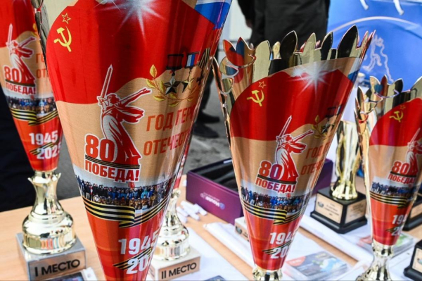 Школьники и студенты Тюменской области проходят военно-спортивную игру на полигоне ТВВИКУ Школьники и студенты Тюменской области проходят военно-спортивную игру на полигоне ТВВИКУ