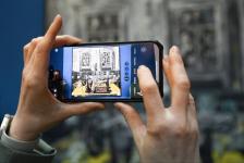 Притчи питерского художника Олега Яхнина представили в Тюмени