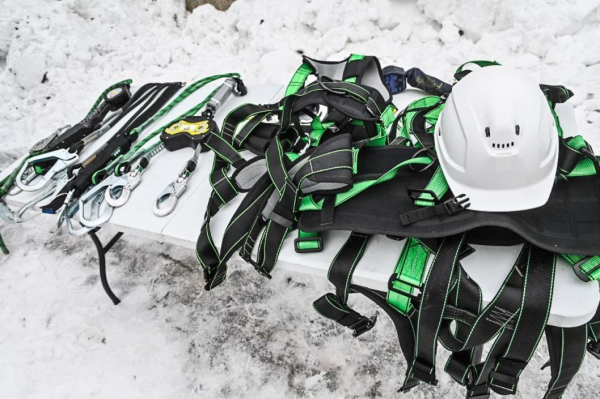 Травмы получил арматурщик при падении на стройке в заречной части Тюмени