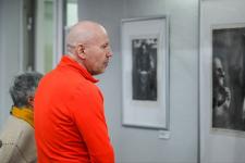 Притчи питерского художника Олега Яхнина представили в Тюмени