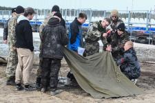 Школьники и студенты Тюменской области проходят военно-спортивную игру на полигоне ТВВИКУ Школьники и студенты Тюменской области проходят военно-спортивную игру на полигоне ТВВИКУ