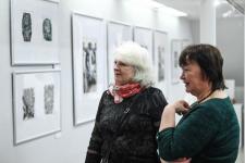 Притчи питерского художника Олега Яхнина представили в Тюмени