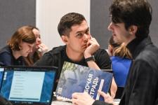 Тюменцы с помощью игрового симулятора учатся управлять межвузовским кампусом