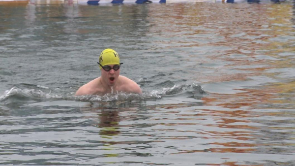 24-часовая эстафета в поддержку бойцов СВО стартовала на "Озере Чемпионов" 