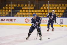 "Динамо-Тюмень" и "ЦифроVой СпецнаZ" сыграли в хоккей в честь 80-летия Победы