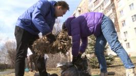 Тюменские журналисты привели в порядок свой сквер Тюменские журналисты привели в порядок свой сквер