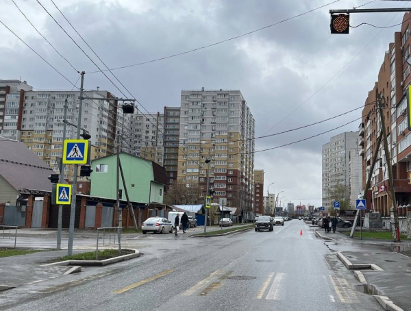 В Тюмени сбили подростка и школьницу, перебегавших через проезжую часть 