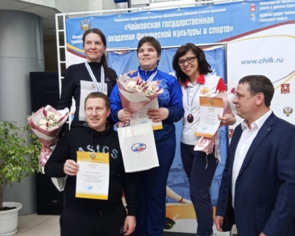 Тюменская незрячая теннисистка завоевала серебро на чемпионате России Тюменская незрячая теннисистка завоевала серебро на чемпионате России