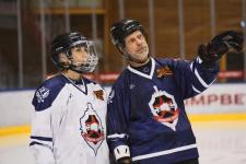 "Динамо-Тюмень" и "ЦифроVой СпецнаZ" сыграли в хоккей в честь 80-летия Победы