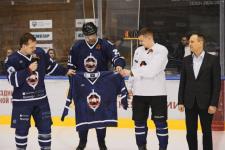 "Динамо-Тюмень" и "ЦифроVой СпецнаZ" сыграли в хоккей в честь 80-летия Победы