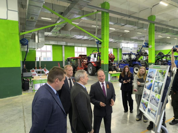 Новые мастерские Ялуторовского агроколледжа представили губернатору Тюменской области