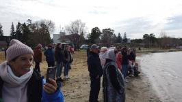 Тюменские "моржи" ныряли с гирями и автоматами в курганском озере Тюменские "моржи" ныряли с гирями и автоматами в курганском озере