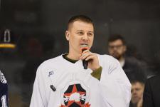 "Динамо-Тюмень" и "ЦифроVой СпецнаZ" сыграли в хоккей в честь 80-летия Победы