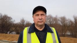 Временные земляные насыпи для защиты от паводка возвели на трассе в Абатском районе