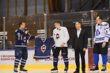 "Динамо-Тюмень" и "ЦифроVой СпецнаZ" сыграли в хоккей в честь 80-летия Победы