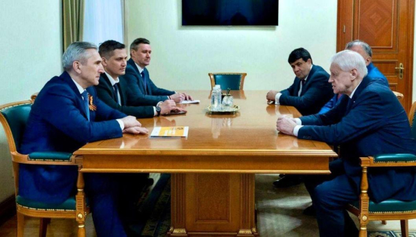 Александр Моор встретился с председателем партии "Справедливая Россия &ndash; за правду"