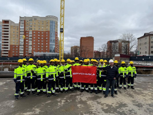 44 строителя из Индии будут заниматься монолитными работами в Тюмени
